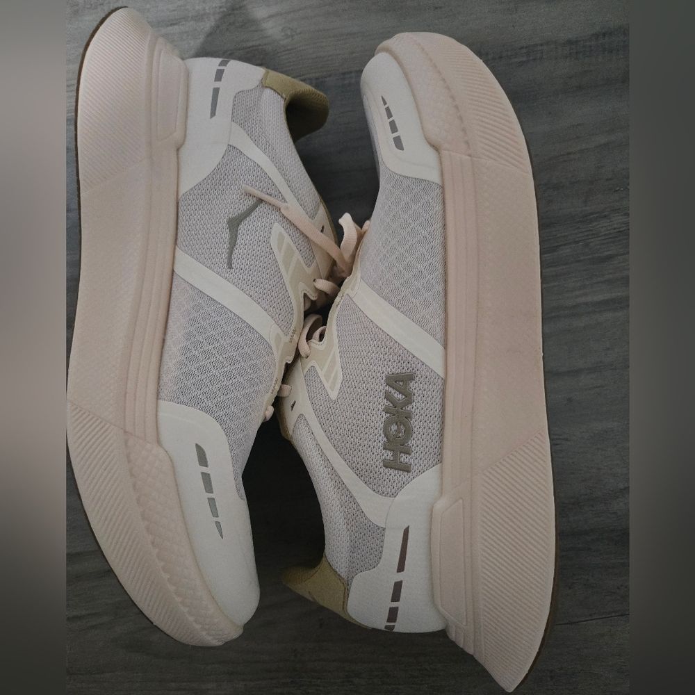 HOKA Men's Peach and Tan Sneakers